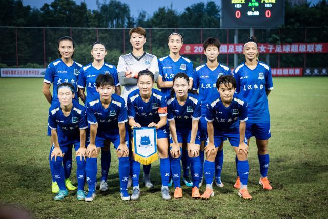 尼克斯球迷本·斯蒂勒向胡克波尔蒂表达祝福